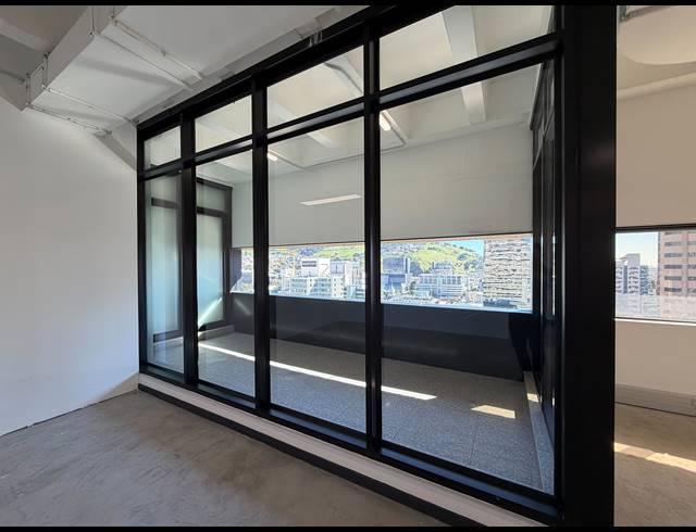 956M² BUILDING TO LET IN CAPE TOWN CITY CENTRE